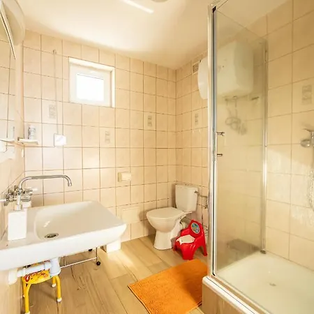 House Listomie Holiday home Kruszwin