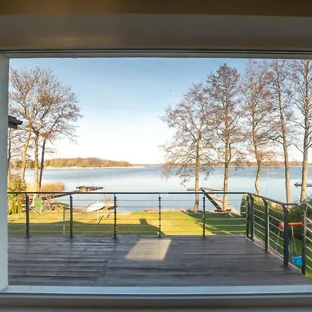 House Listomie Holiday home